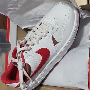 Nike Gamma Force Womans Size 7 White w/Red